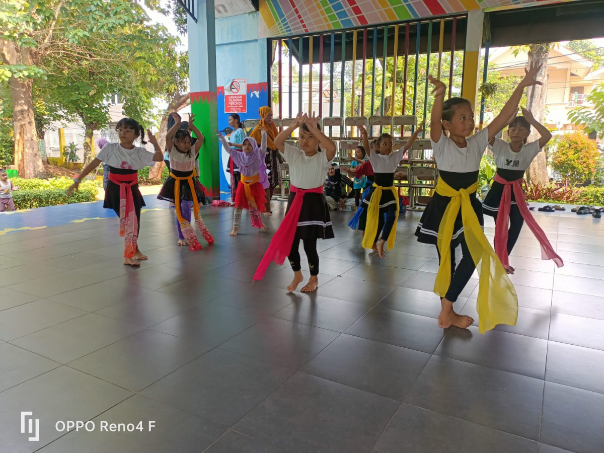 LATIHAN MENARI SANGGAR DAYA PRESTA