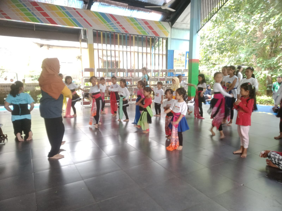 LATIHAN MENARI SANGGAR DAYA PRESTA