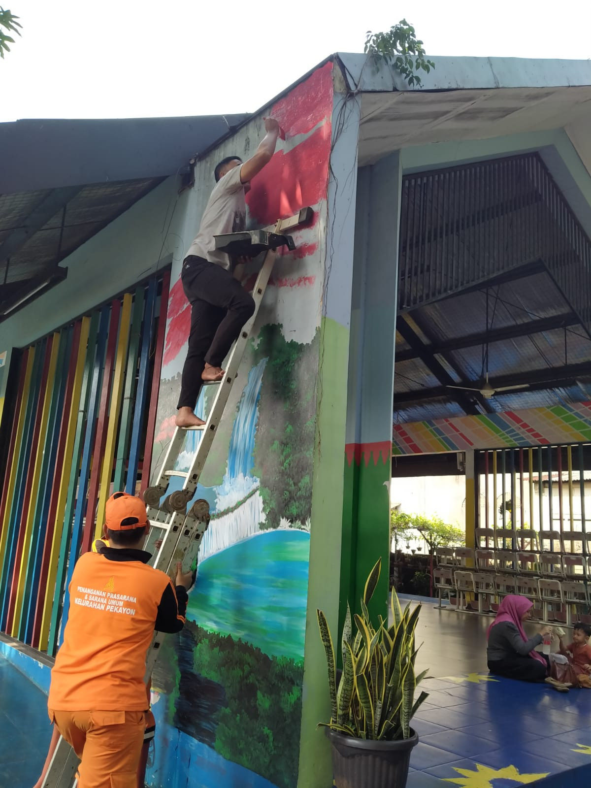 MURAL DAN PENGECATAN KONBLOK RPTRA