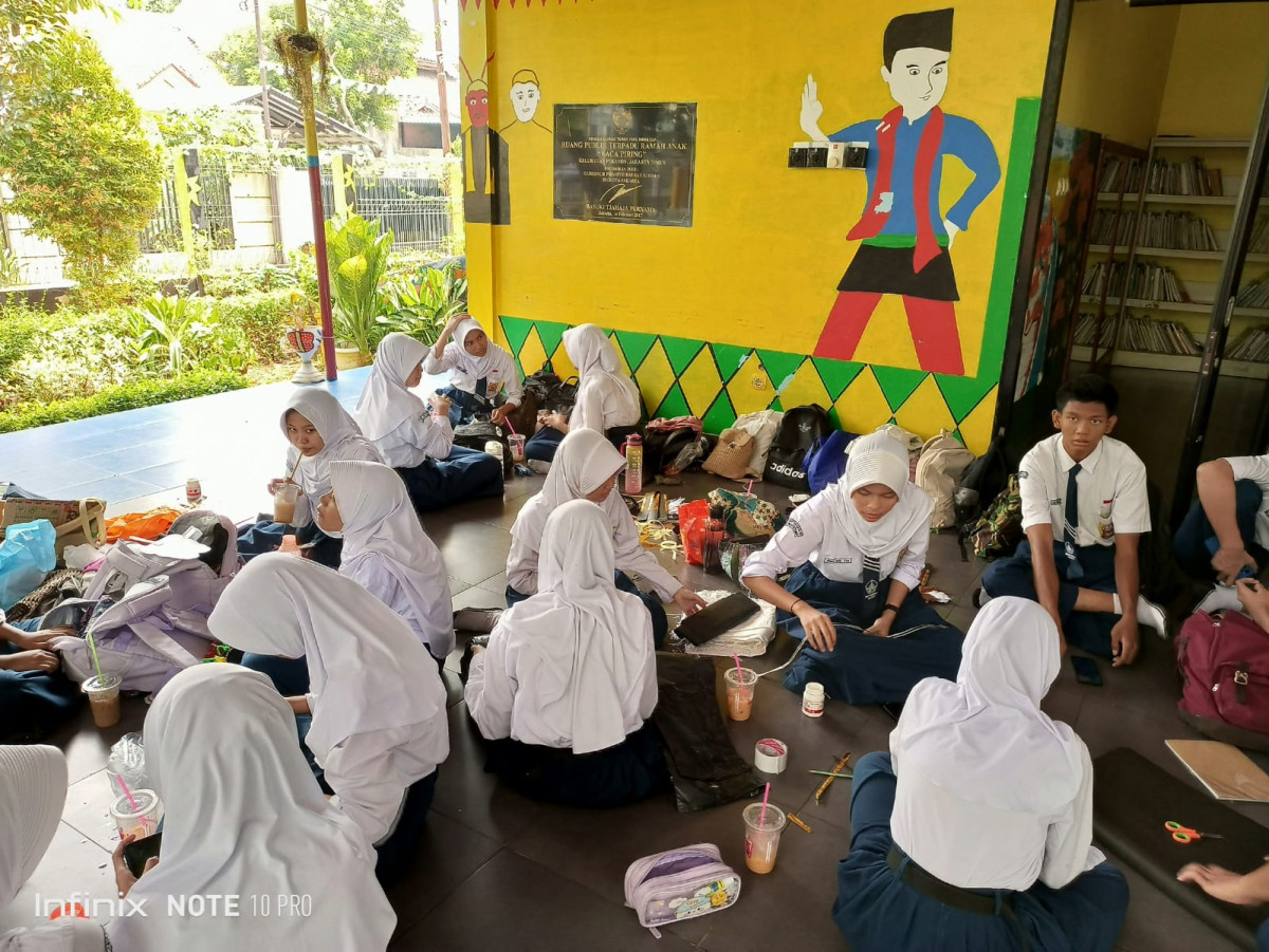 BELAJAR KELOMPOK SMP 184