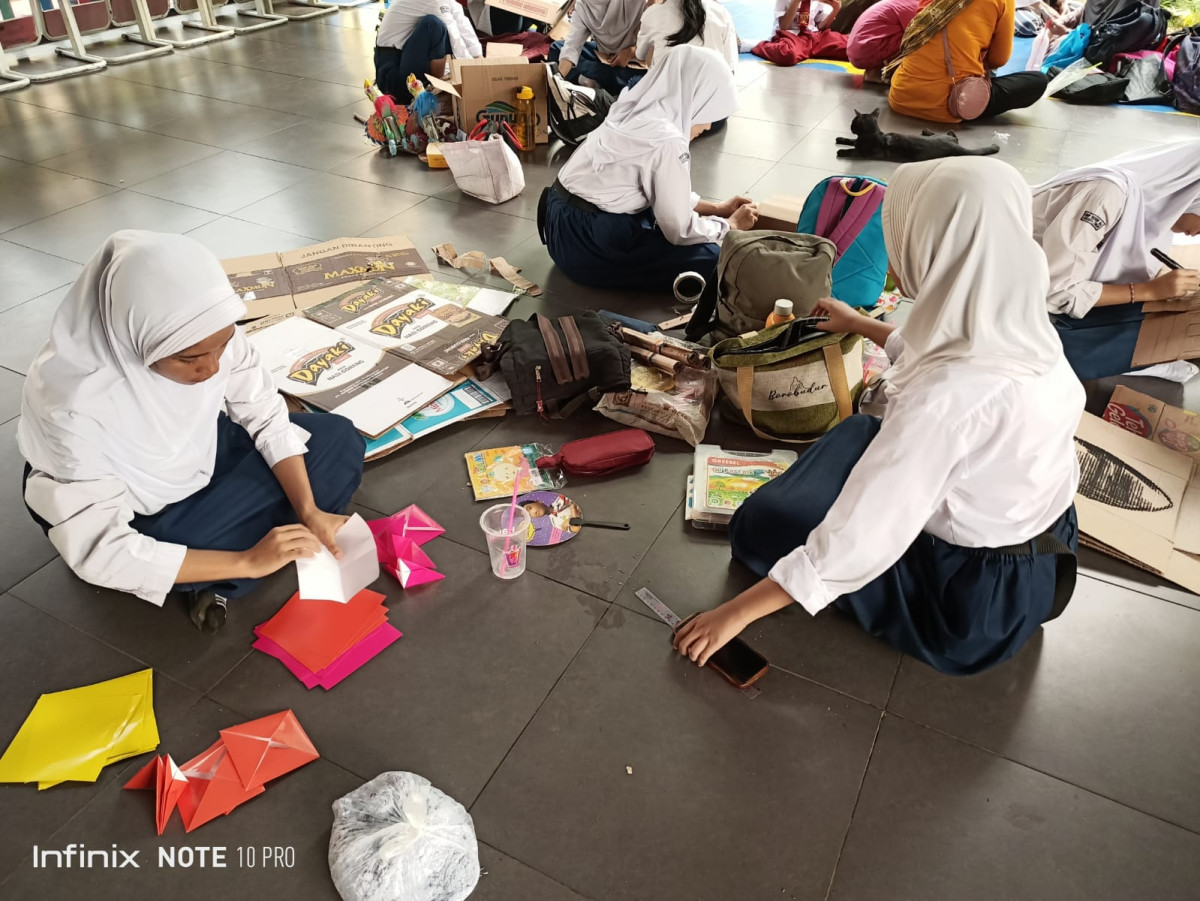 BELAJAR KELOMPOK SMP 184