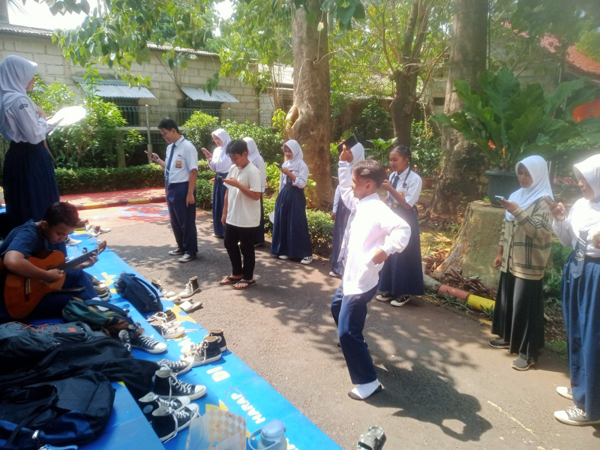 LATIHAN MENYANYI SMP 91