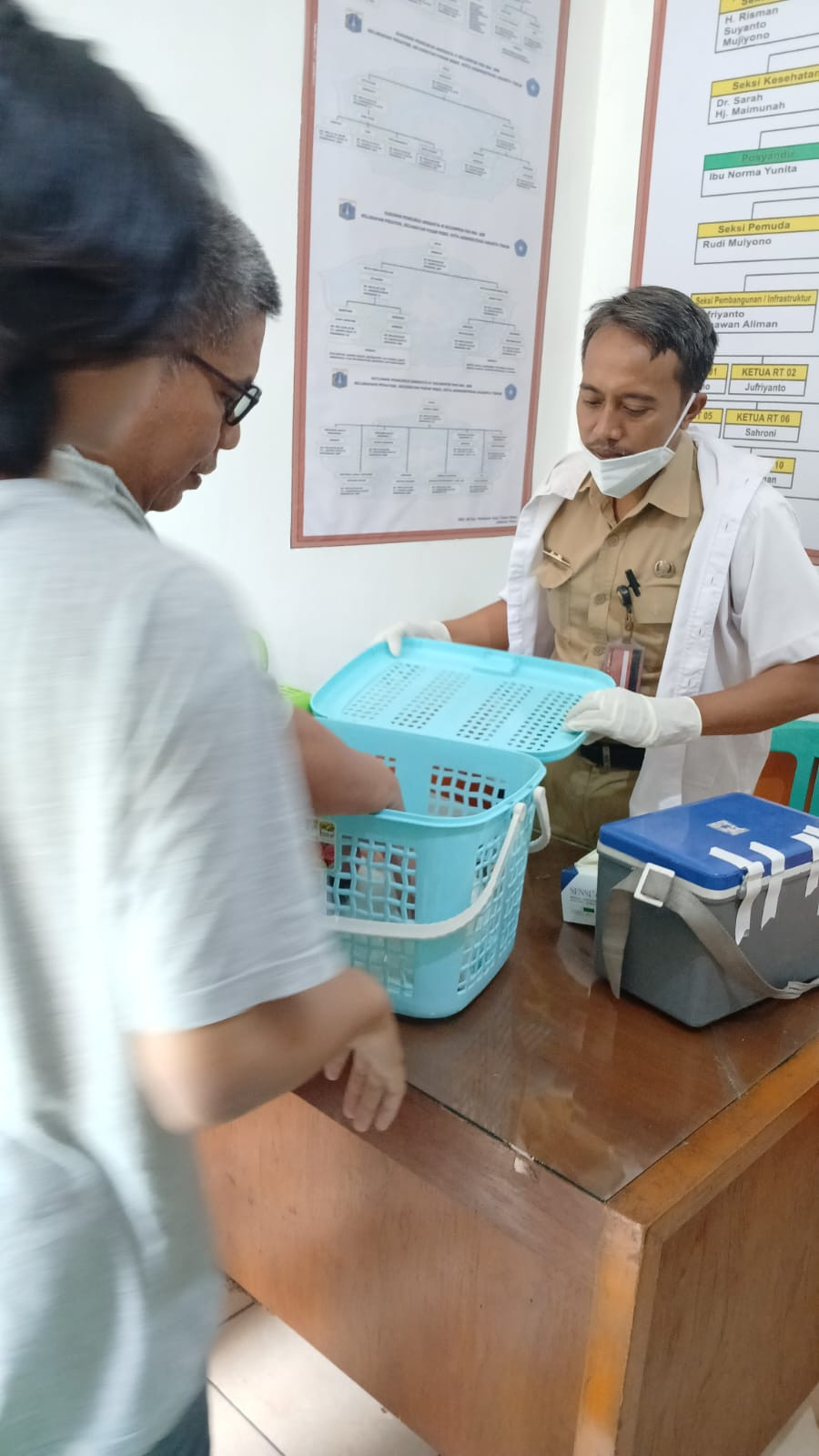 PEMBERIAN VAKSIN UNTUK HEWAN PELIHARAAN