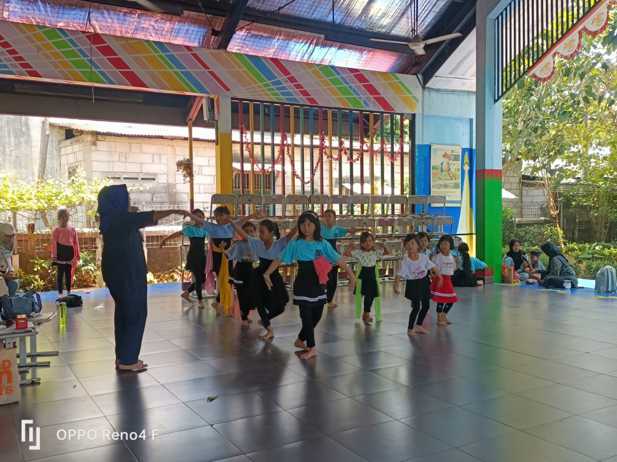 LATIHAN MENARI SANGGAR DAYA PRESTA