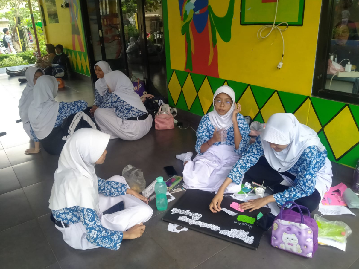 BELAJAR KELOMPOK SMP 184