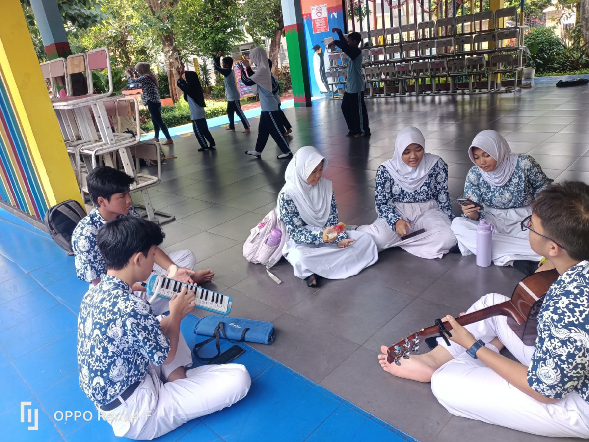 LATIHAN SENI MUSIK DAN LATIHAN MENARI