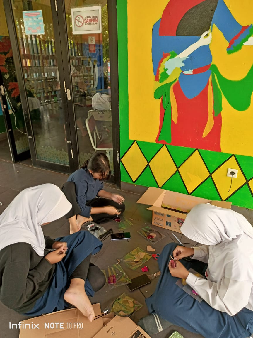 BELAJAR KELOMPOK SMP 184