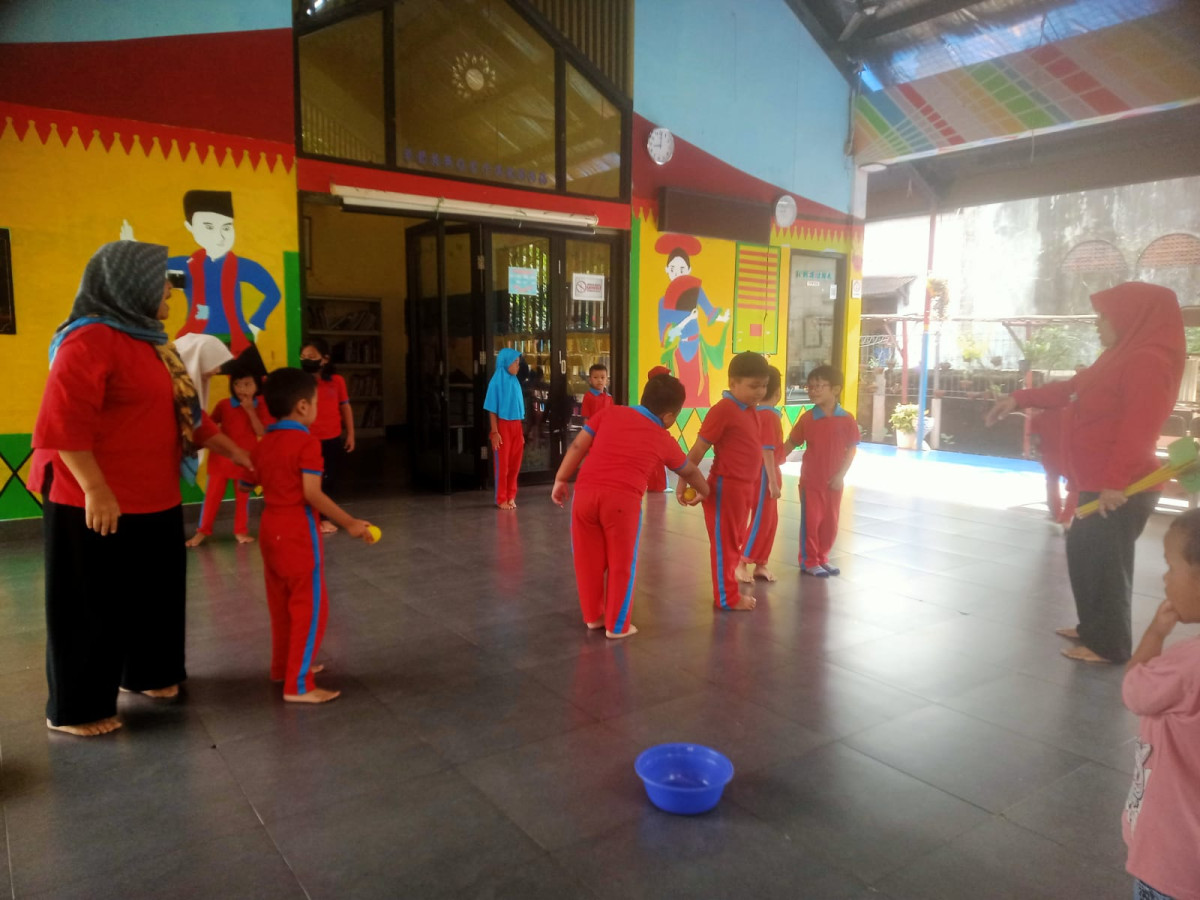 OUTING CLASS PAUD DAHLIA