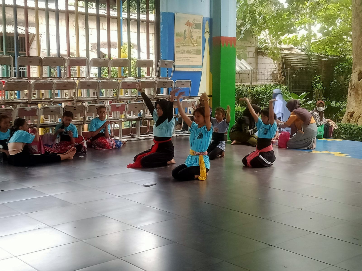 LATIHAN MENARI SANGGAR DAYA PRESTA