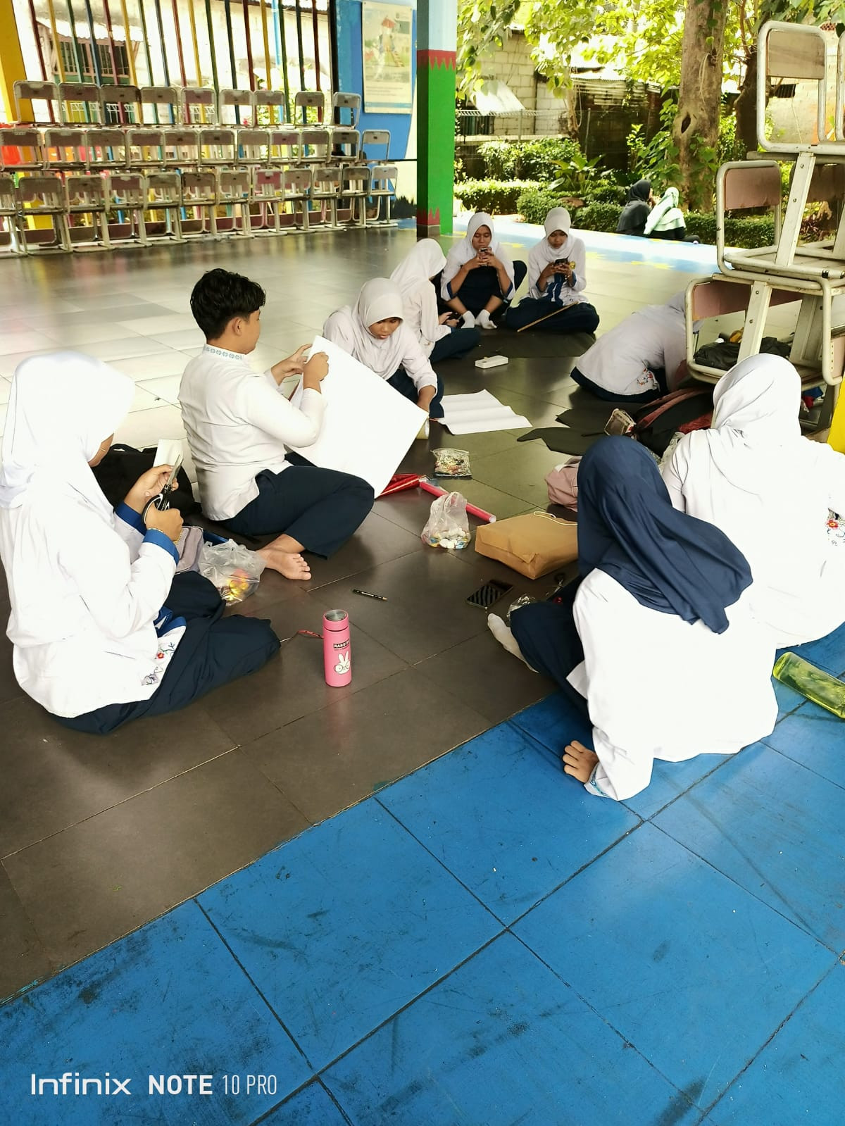 BELAJAR KELOMPOK SMP 91 DAN LATIHAN MENARI SMP 184