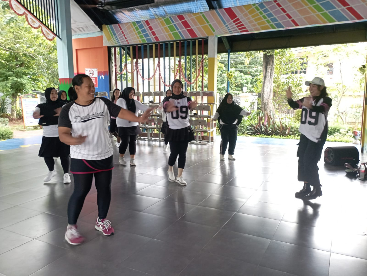 SENAM ZUMBA DAN PENDATAAN KADER BARU DASAWISMA