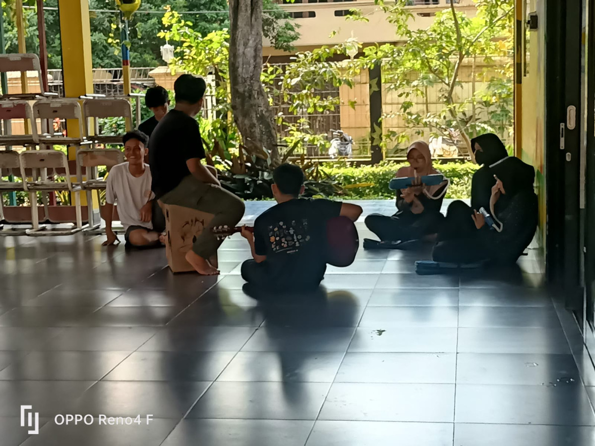 LATIHAN MENARI,LATIHAN DRAMA,DAN LATIHAN MUSIK