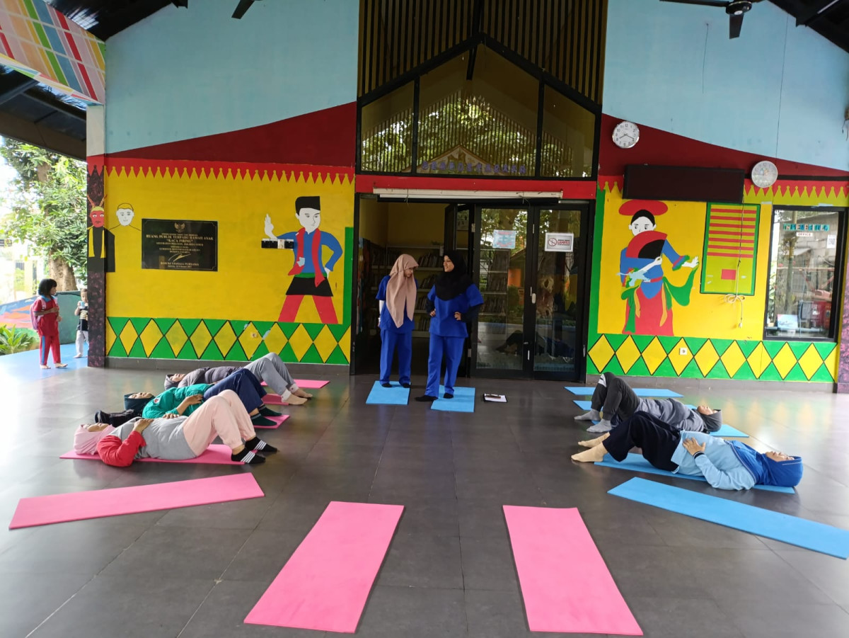 SENAM LANTAI LANSIA MAHASISWA UI