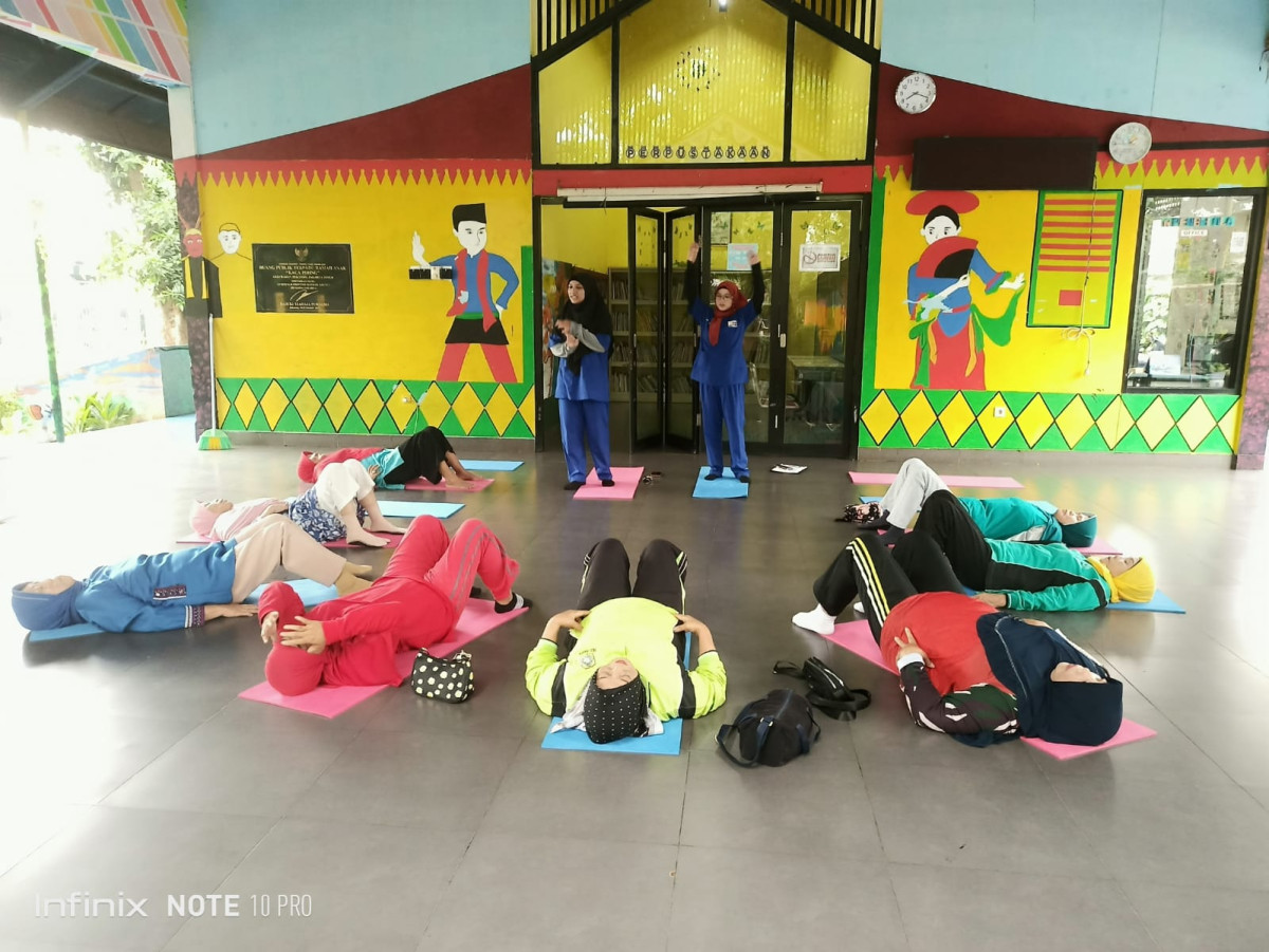 SENAM LANTAI LANSIA MAHASISWA UI