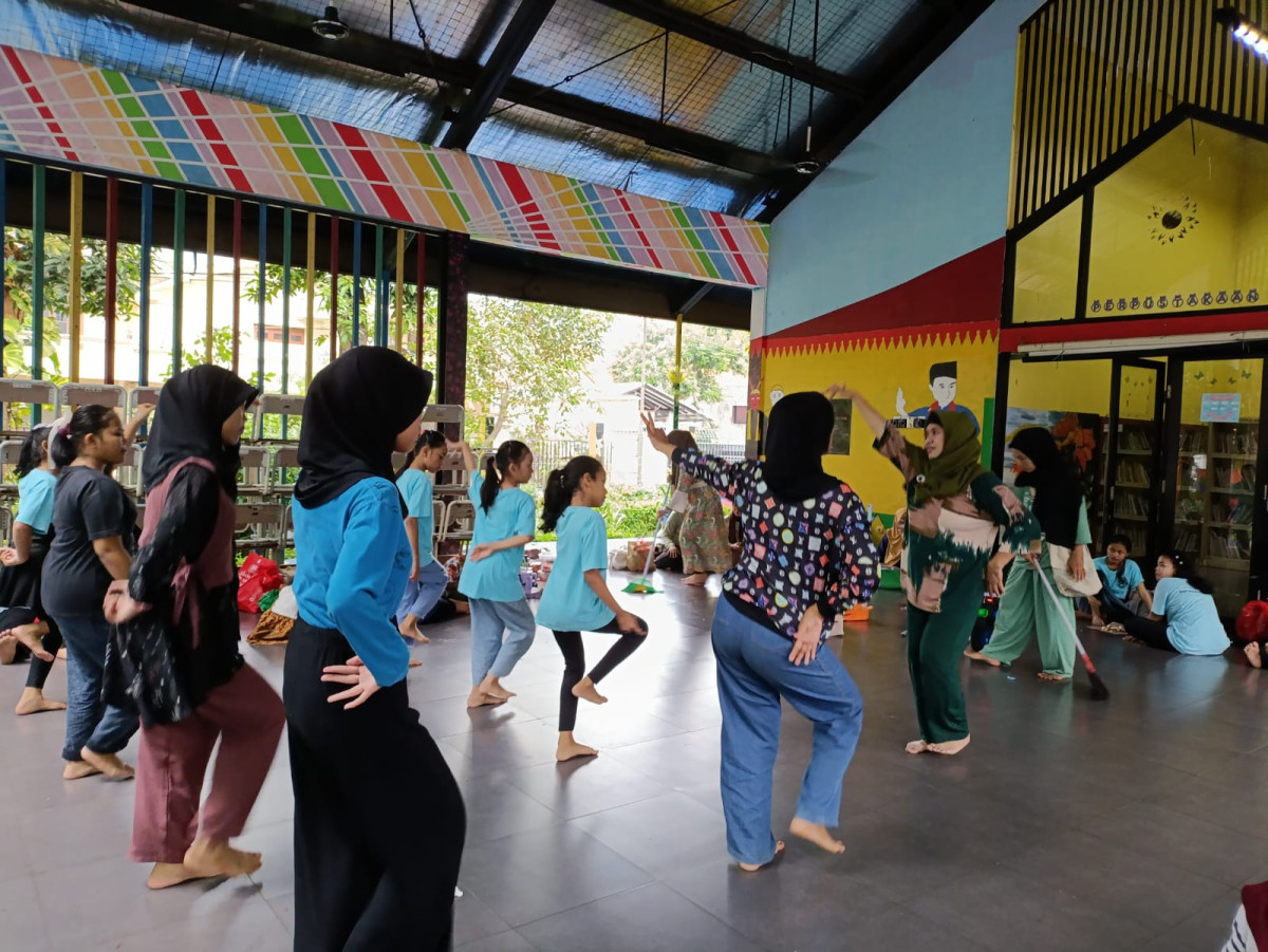 LATIHAN MENARI SANGGAR DAYA PRESTA