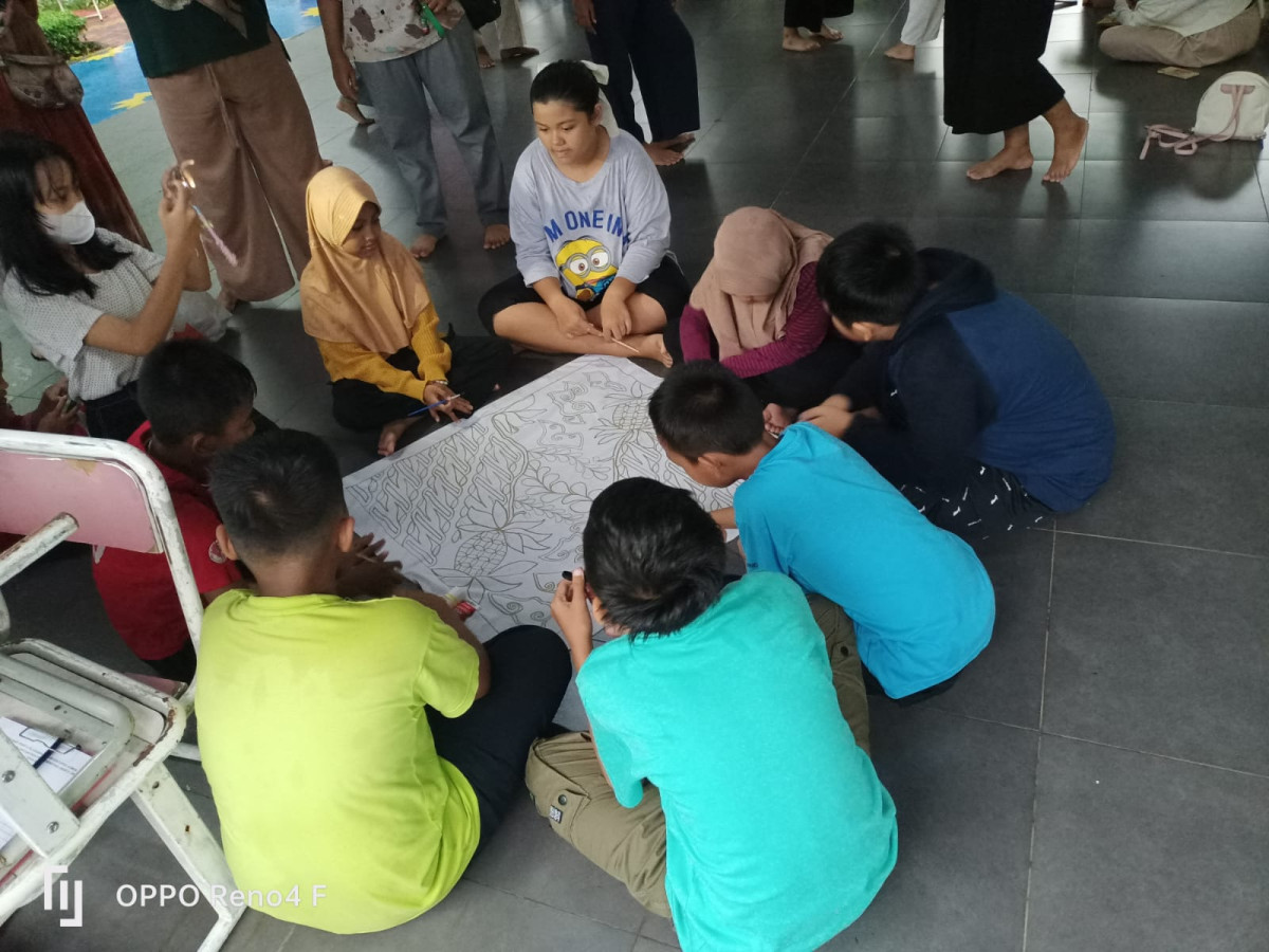 LATIHAN MENARI SMP 184 DAN BELAJAR KELOMPOK SD 09