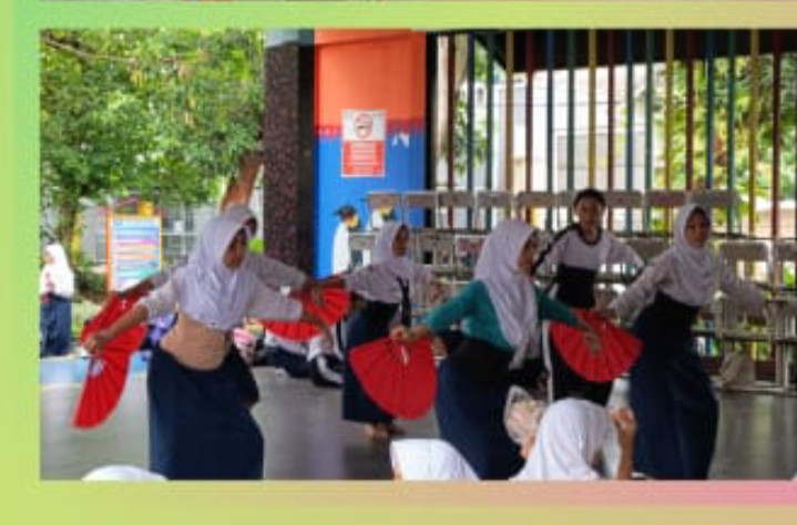 LATIHAN MENARI SMP 184 DAN SD 10