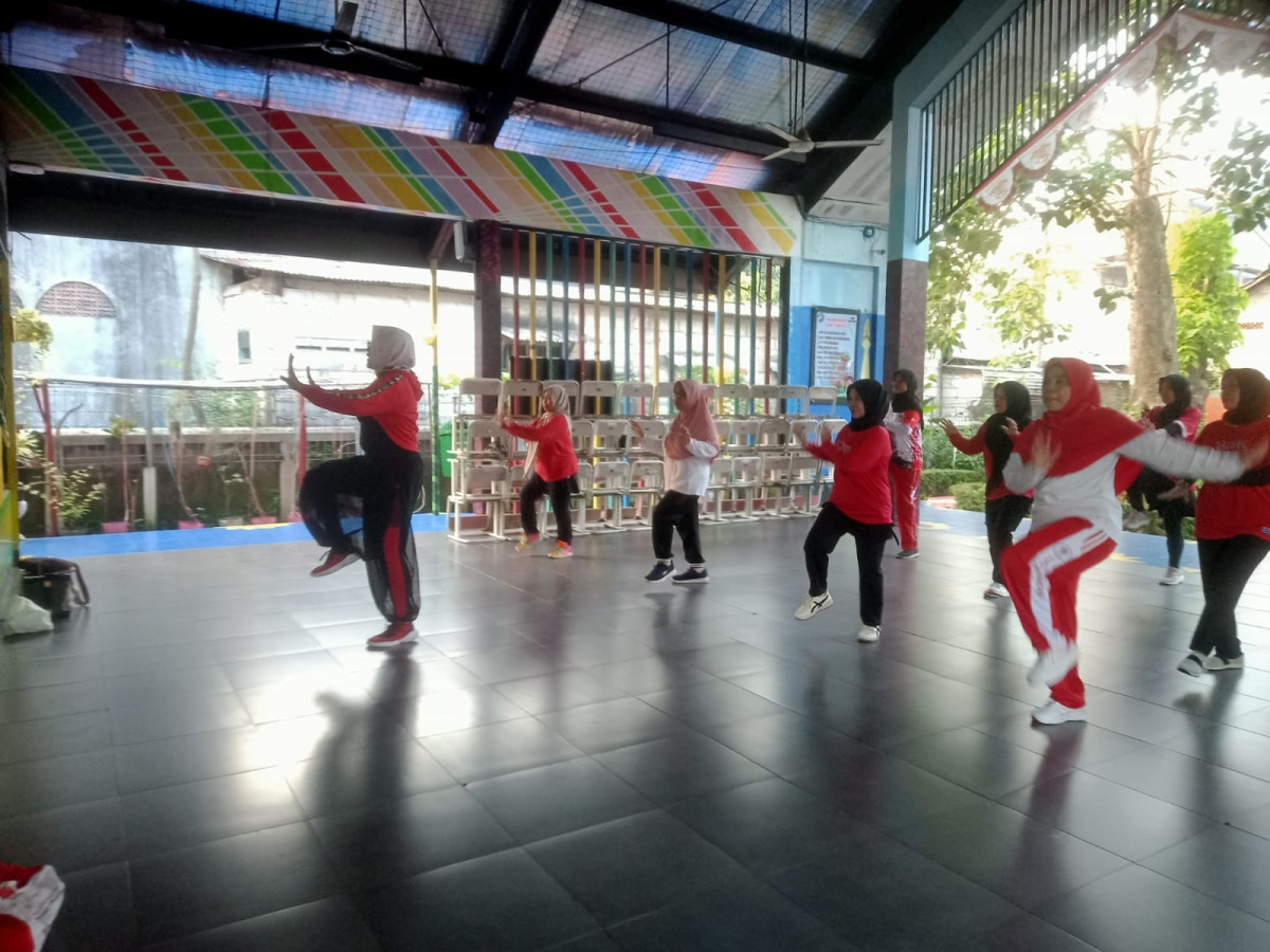 SENAM SWADAYA RW 01 DAN TAEKWONDO DEKADE