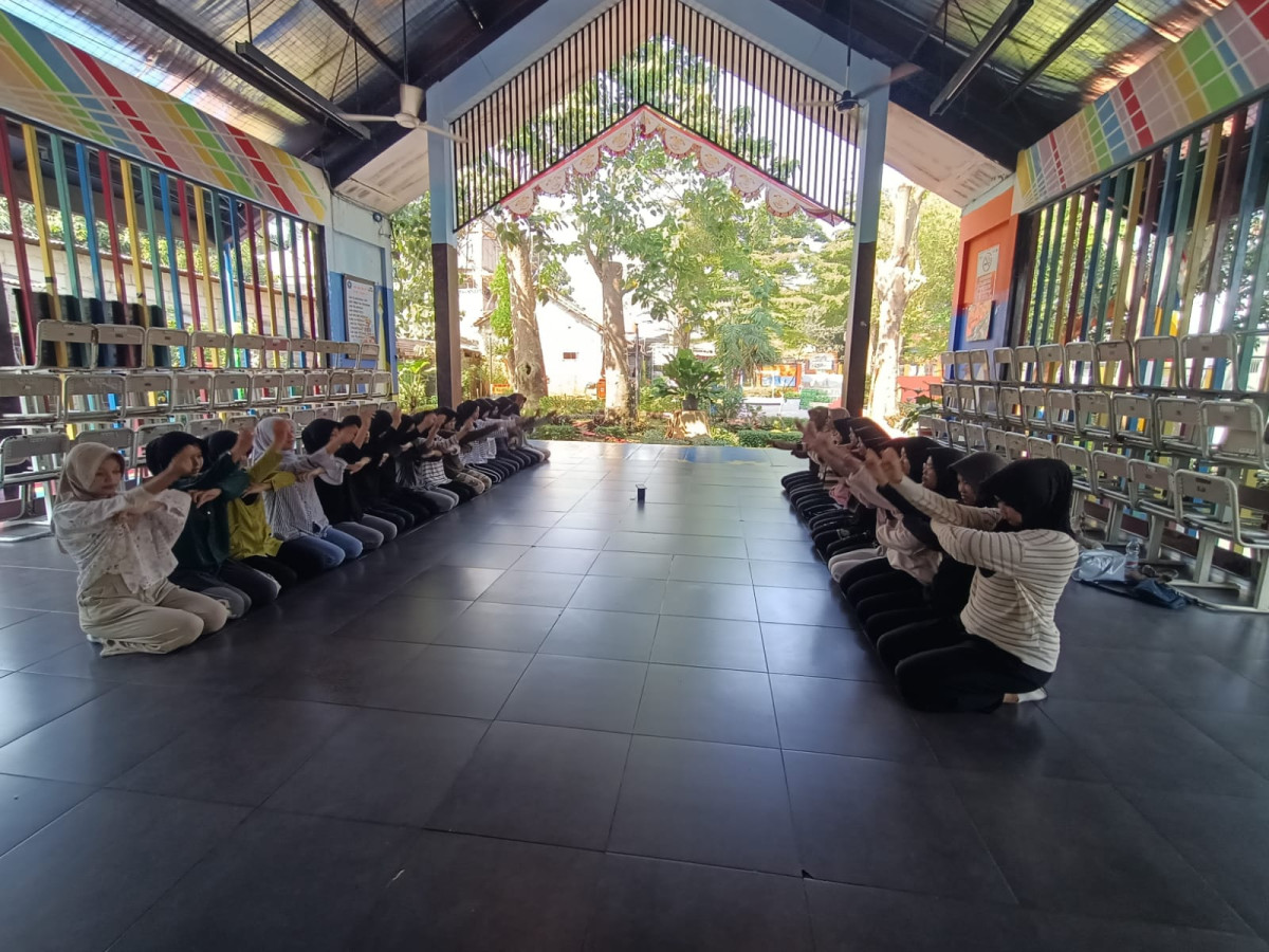 LATIHAN TARI SAMAN MAN 14