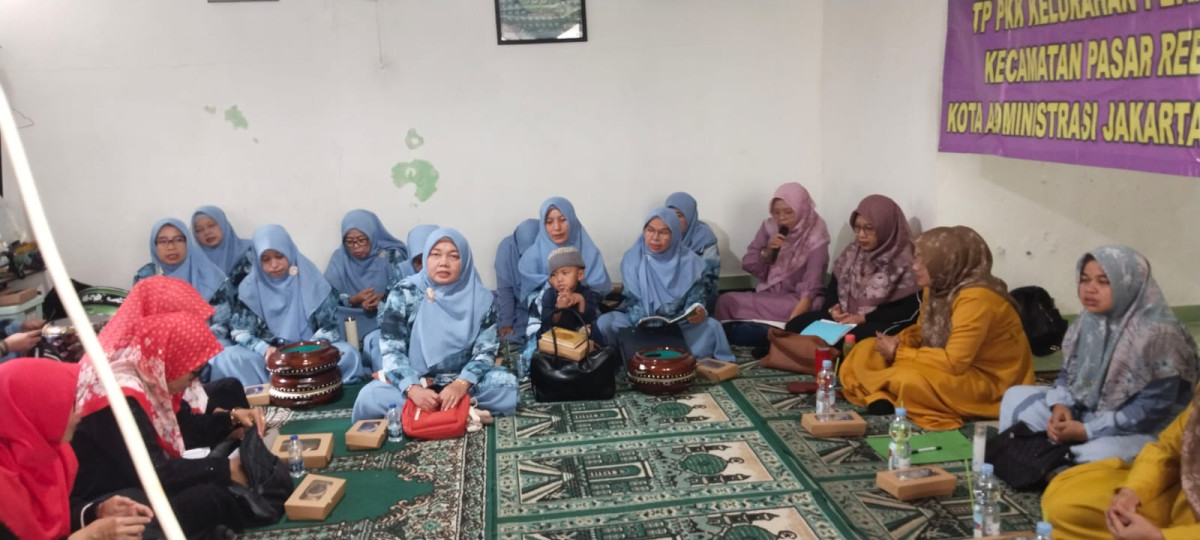 PENGAJIAN RUTIN TP PKK KELURAHAN PEKAYON