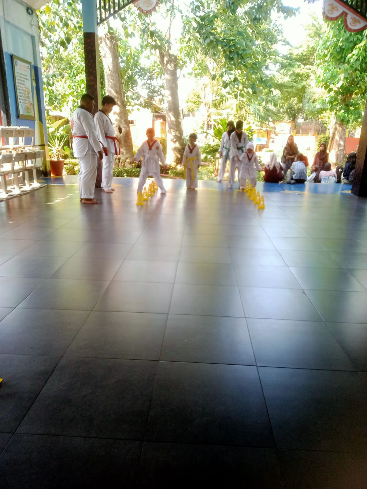 LATIHAN TAEKWONDO DEKADE