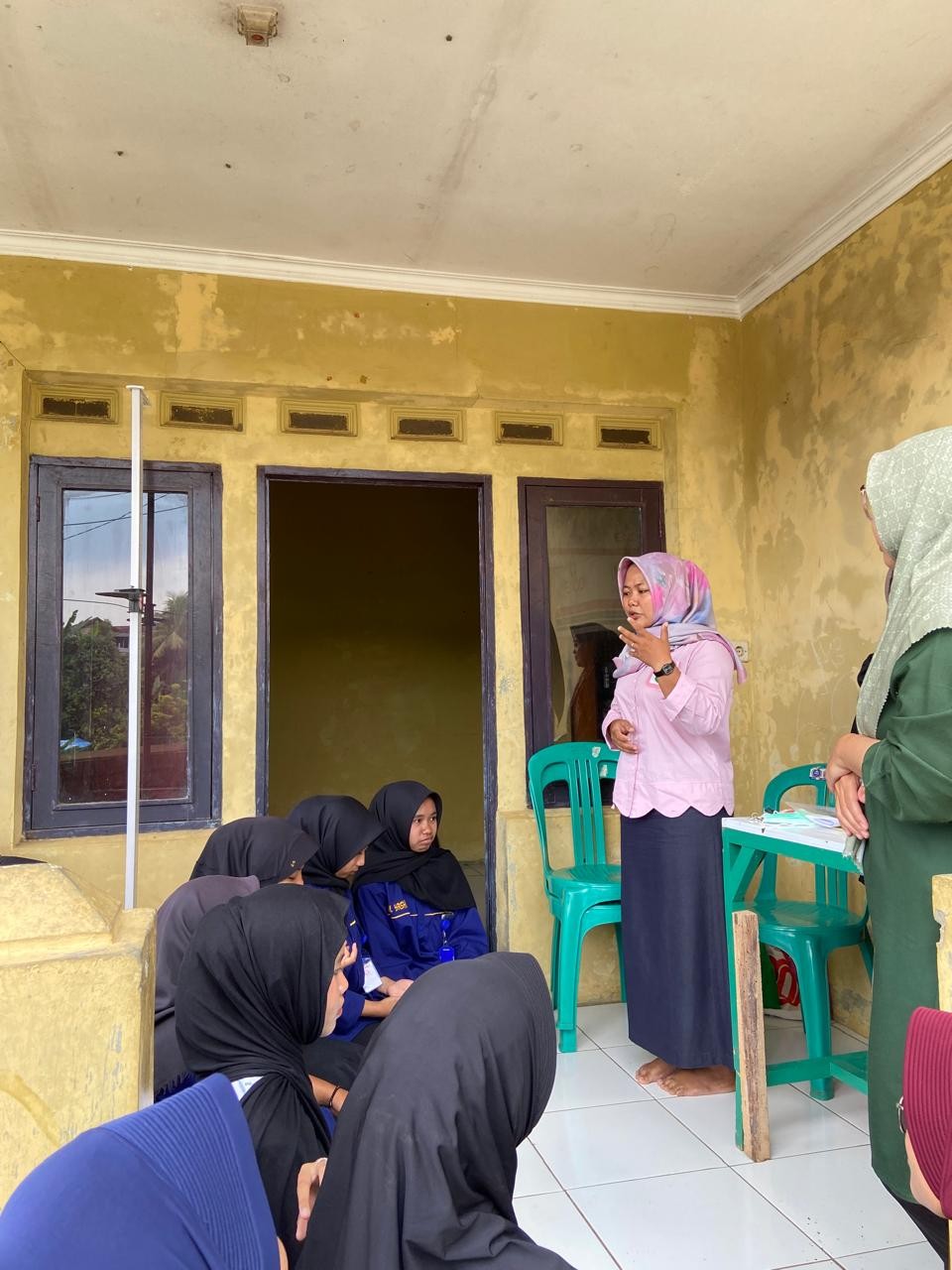 Pembinaan Remaja pada pertemuan PIK- Remaja