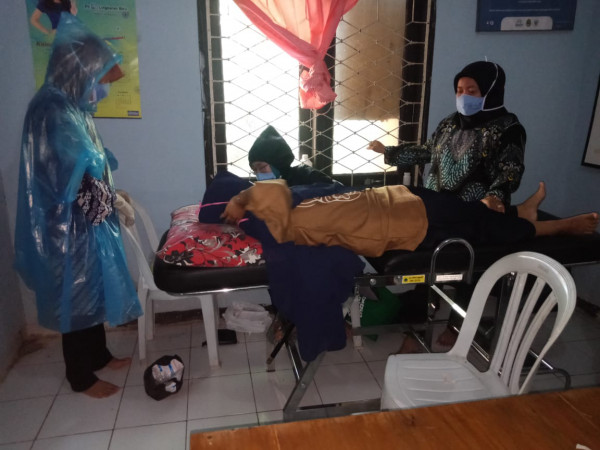 pelayan kontrasepsi mkjp di kampung KB anggur