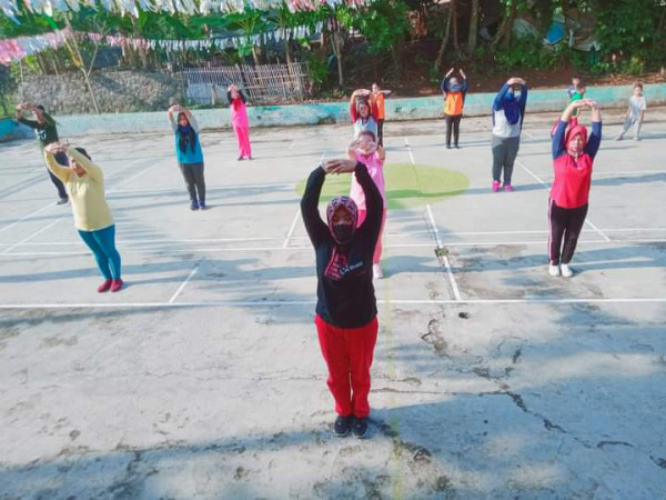 SENAM BERSAMA DI KAMPUNG KB ANGGUR