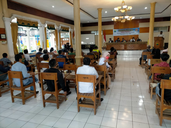 PEMBINAAN RT DAN RW DI WILAYAH KAMPUNG KB ANGGUR DESA KADEMANGAN