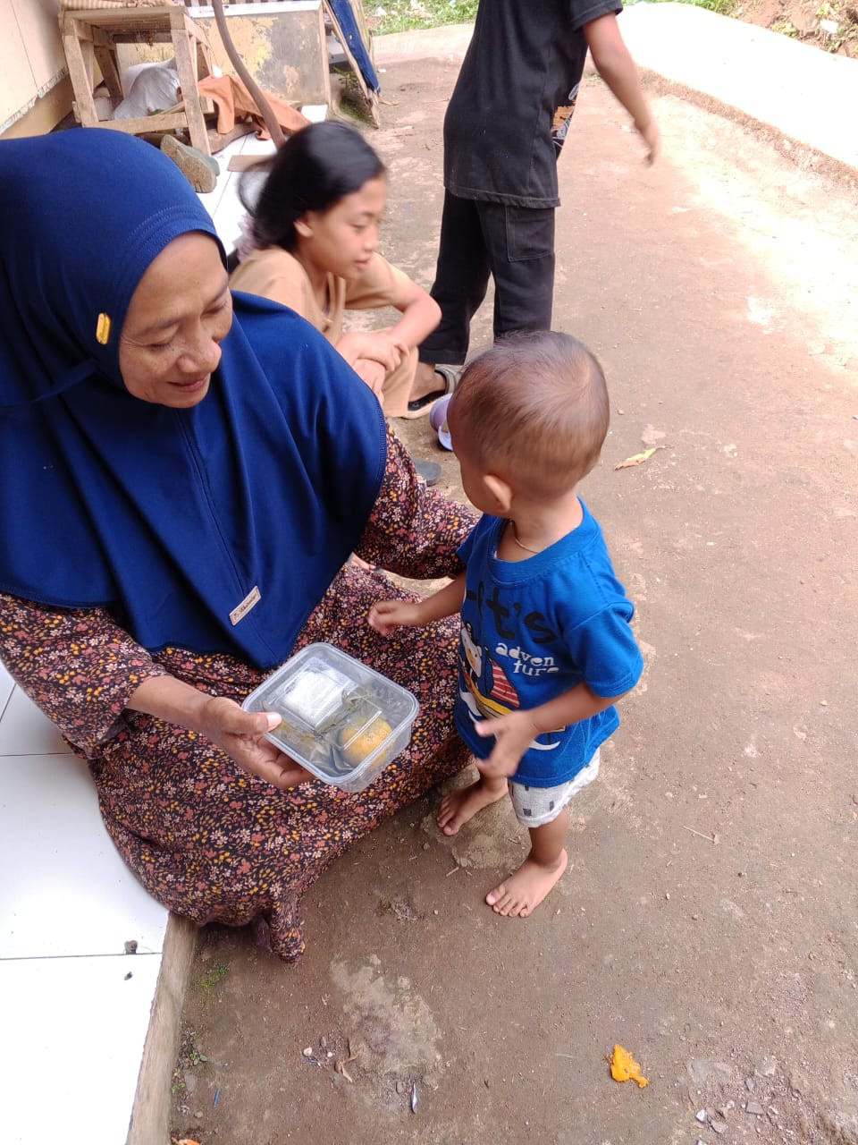 Pemberian PMT terhadap balita/baduta