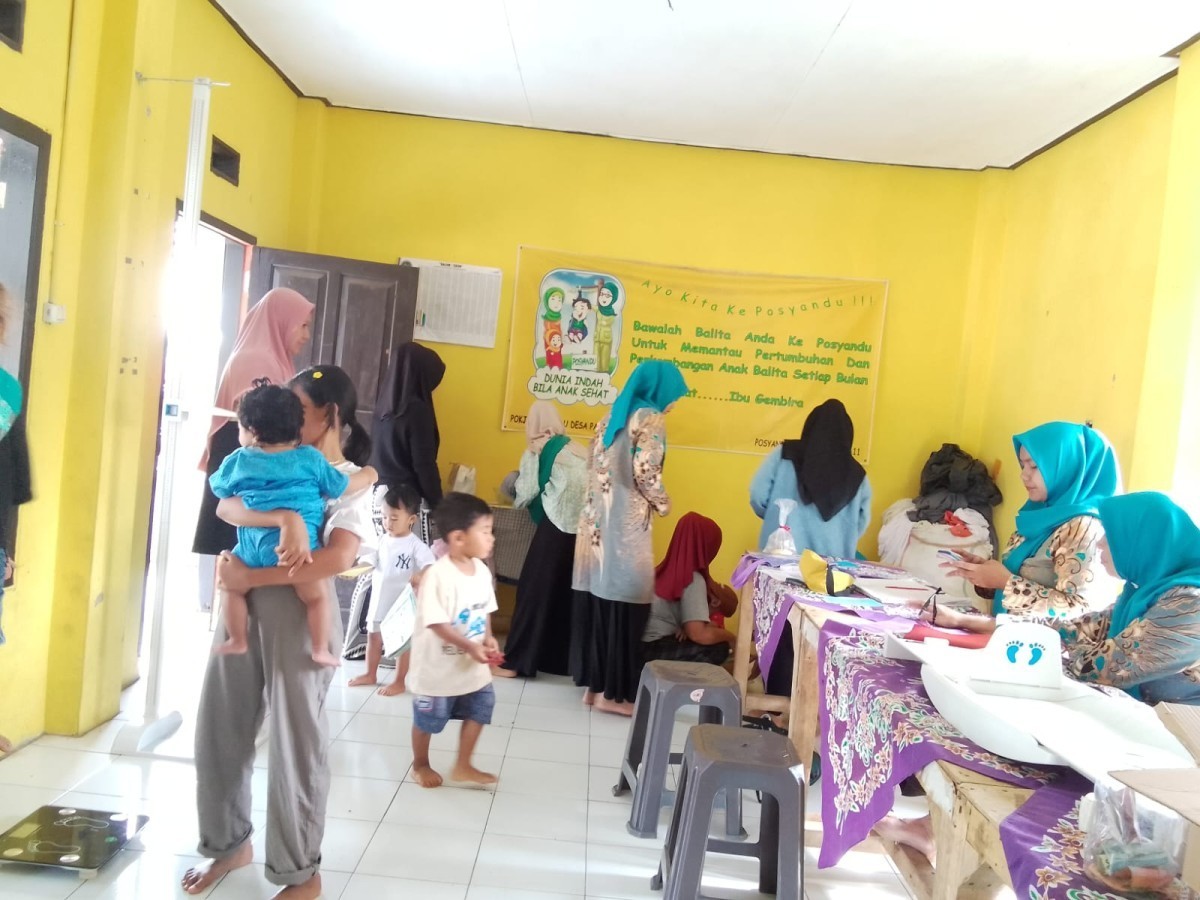 Posyandu Day (Hari penimbangan posyandu di RW 11)