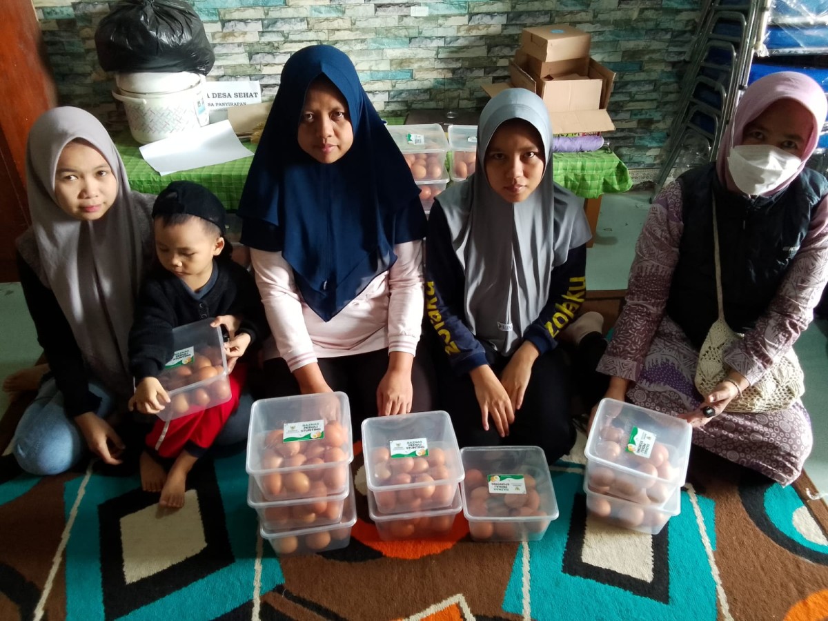 Kegiatan Penyaluran Telur Program GEKKSOR Putaran 6