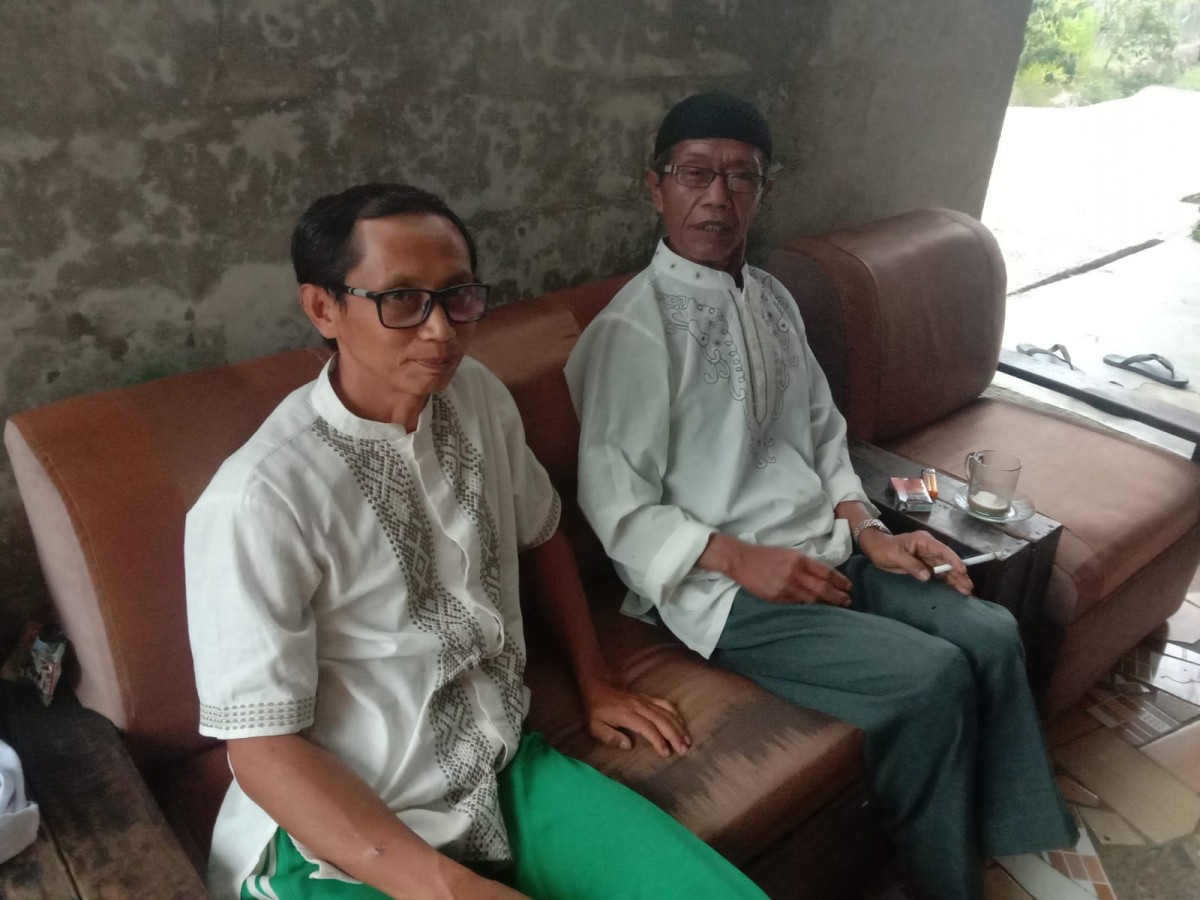 Pelatih Silat bersama ketua Kampung KB