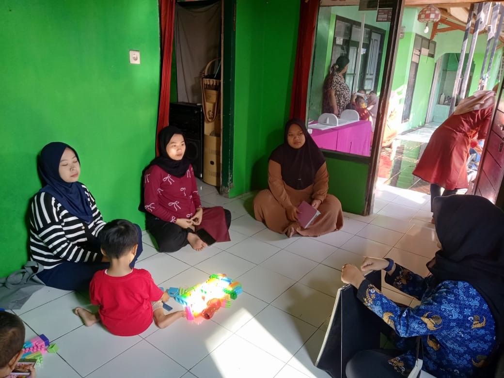 melakukan fasilitasi dan pembinaan kepada ibu hamil