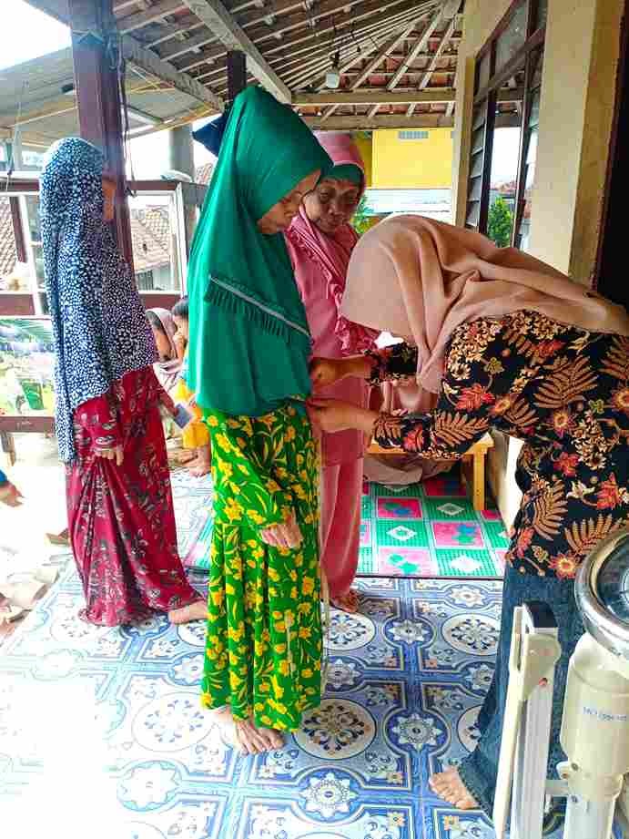 Melaksanakan Pembinaan Poktan BKL