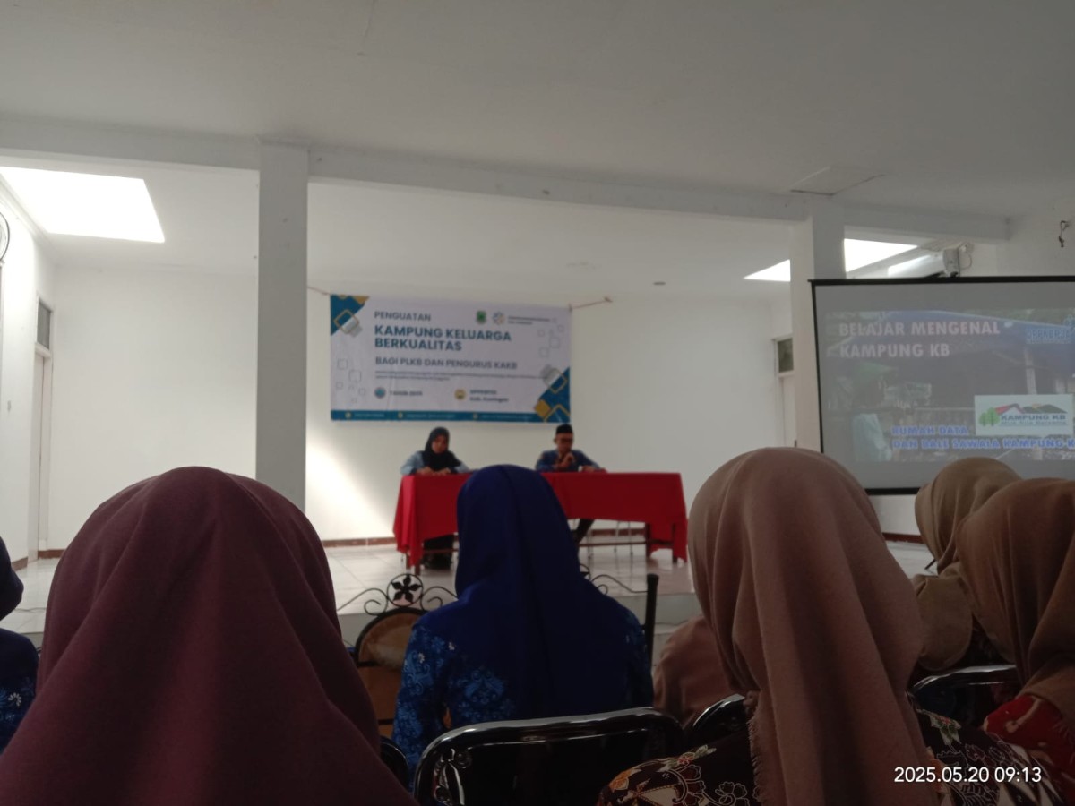 Mengikuti pembinaan penguatan Kampung KB tingkat Kabupaten bagi Pengelola Kampung KB dan Pembina Kampung KB