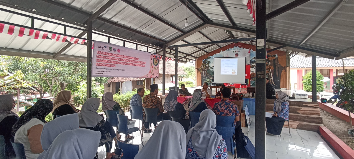 Sosialisasi dan pemberian Makan sehat kepada keluarga balita dalam kegiatan DASHAT