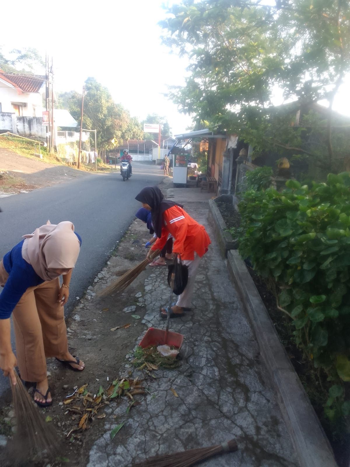 kegiatan jumsih (Jumat Bersih)