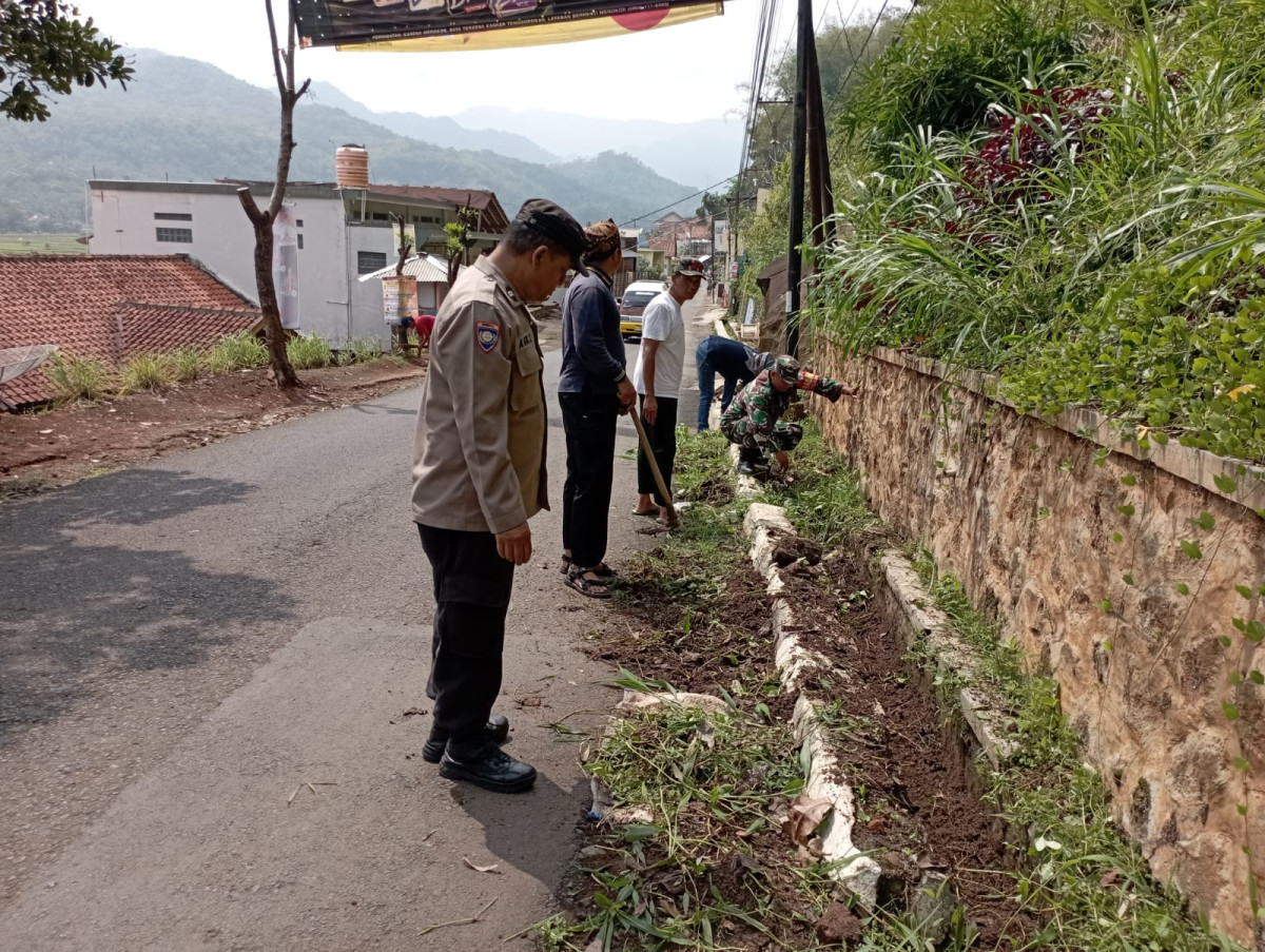 Kegiatan Jumsih di Desa Sukagalih