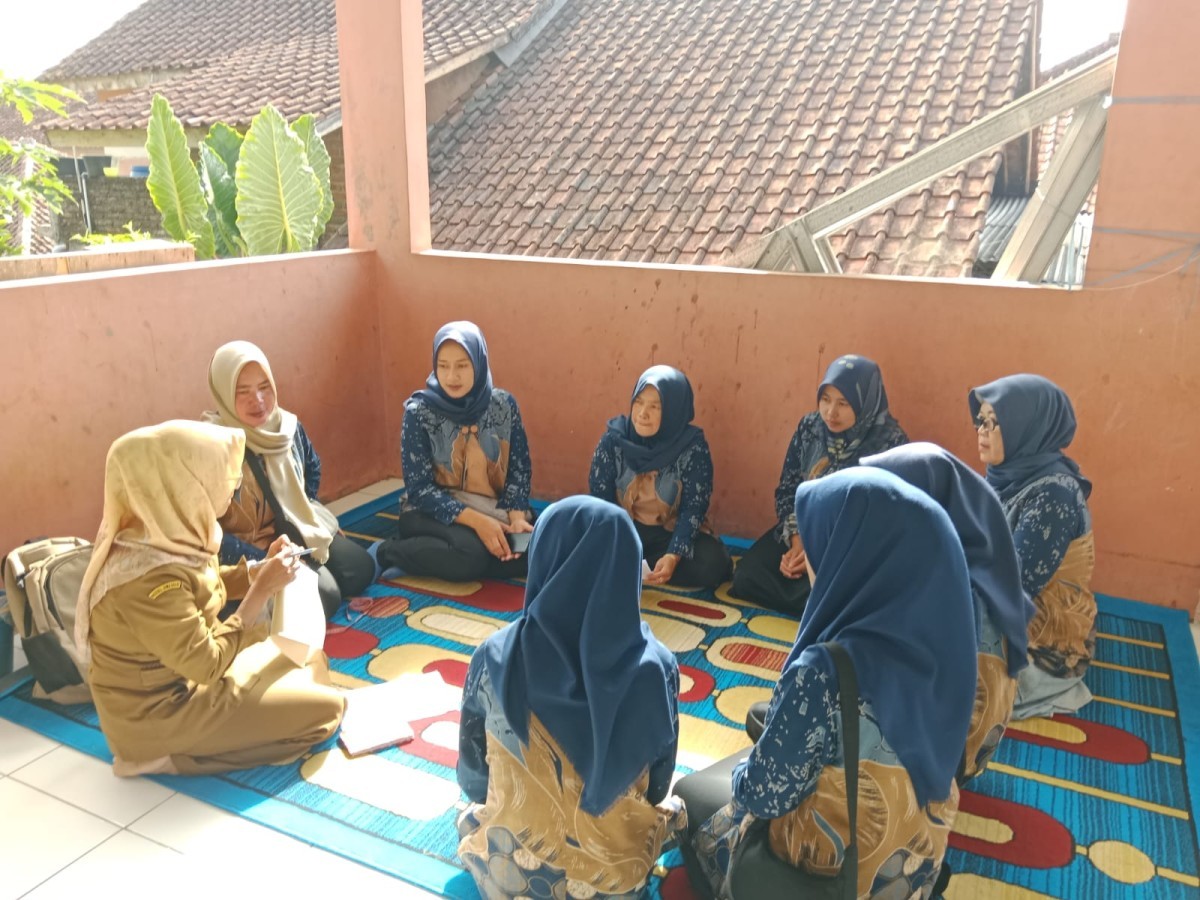 pembinaan  poktan LANSIA  desa  cikoneng  rw  01  dsn elos  rw 01 kec ganeas