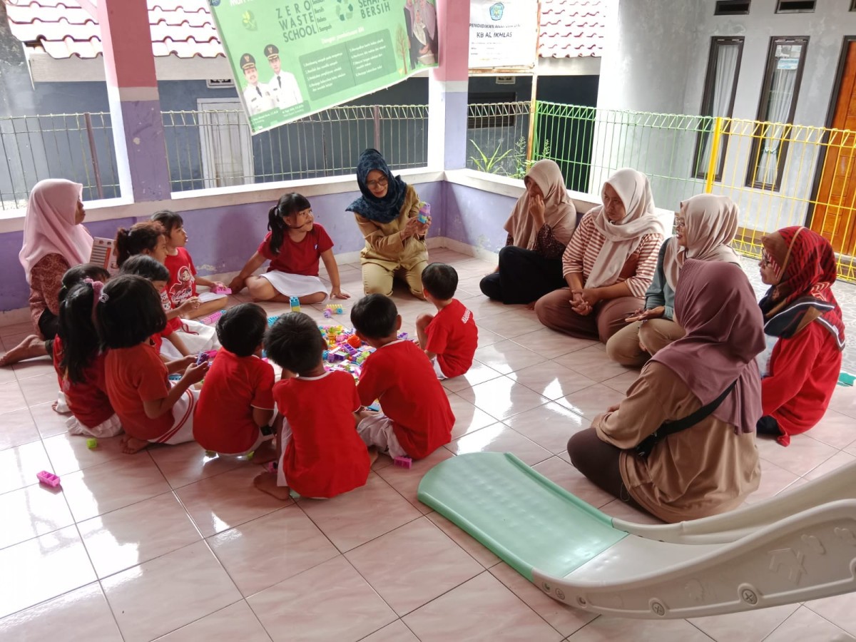 PEMBINAAN KEPADA KELOMPOK BKB HI