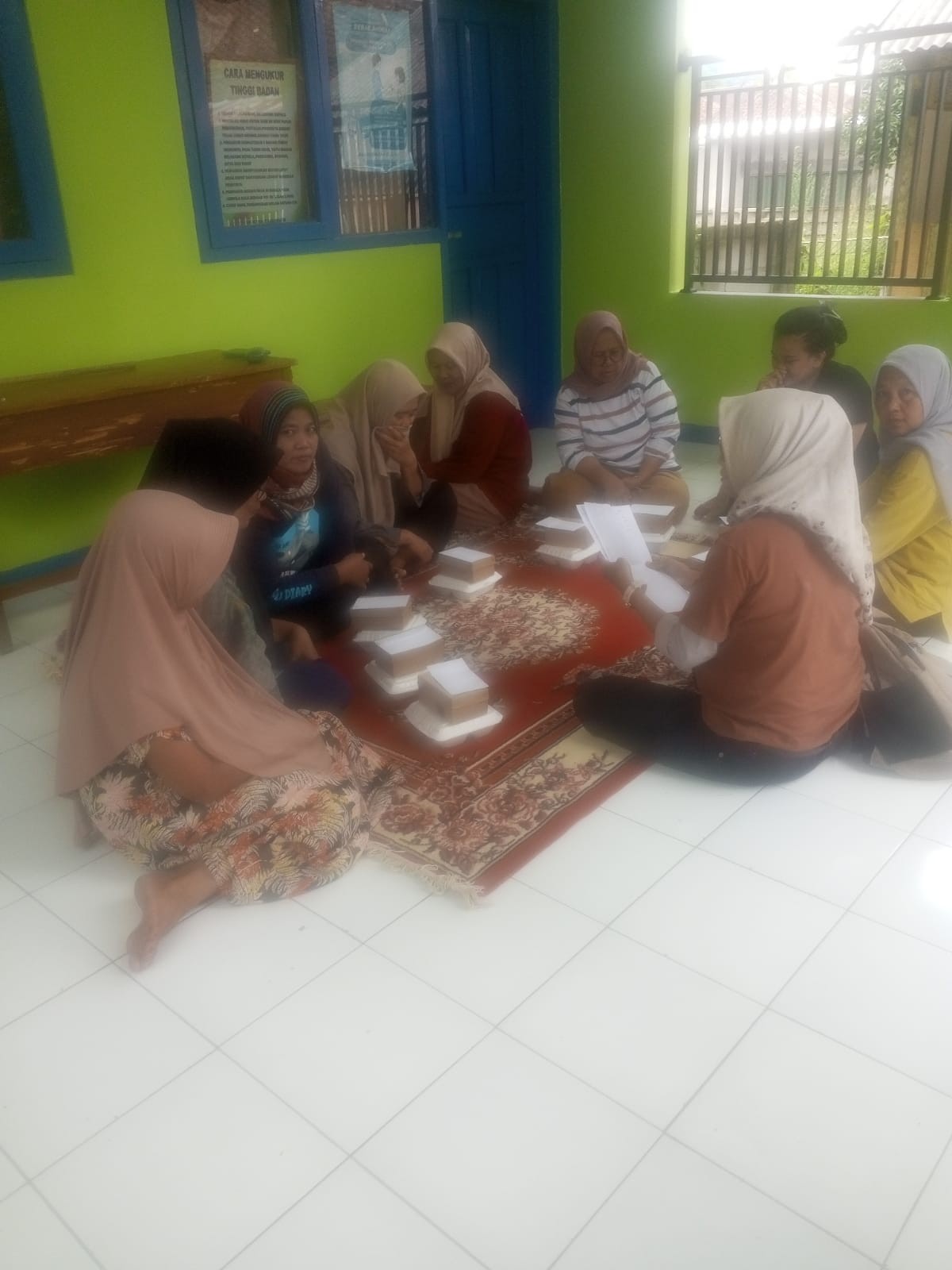 melakukan kegiatan penyuluhan kepada Pus sasaran  ibu baduta dan balita yang ada di kelompok Bkb  dsn muncang gajah desa cikoneng sehat bahagia 5
