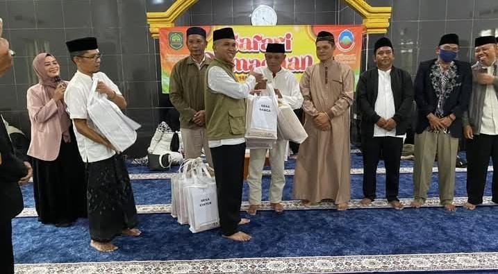 Melaksanakan kegiatan santunan anak yatim