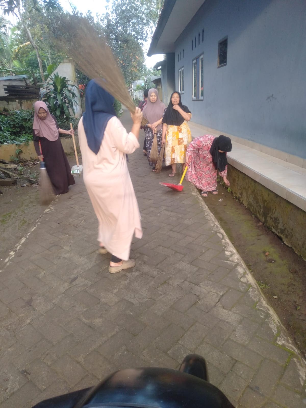 Salasa Ngosrek Di RT 08