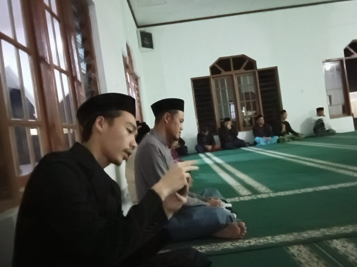 Taraweh Keliling Bersama Aparatur Desa Pangkalan