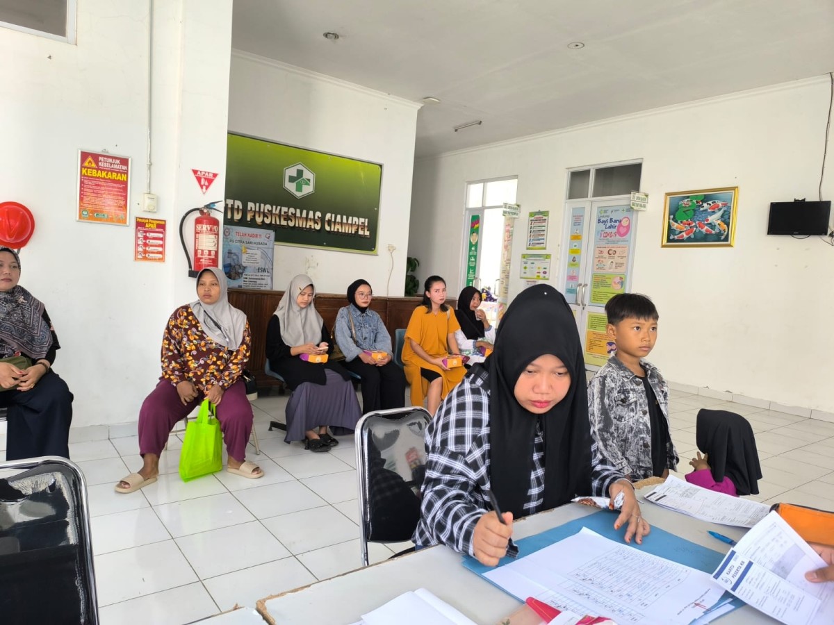 pelayanan safari IUD dan Implan