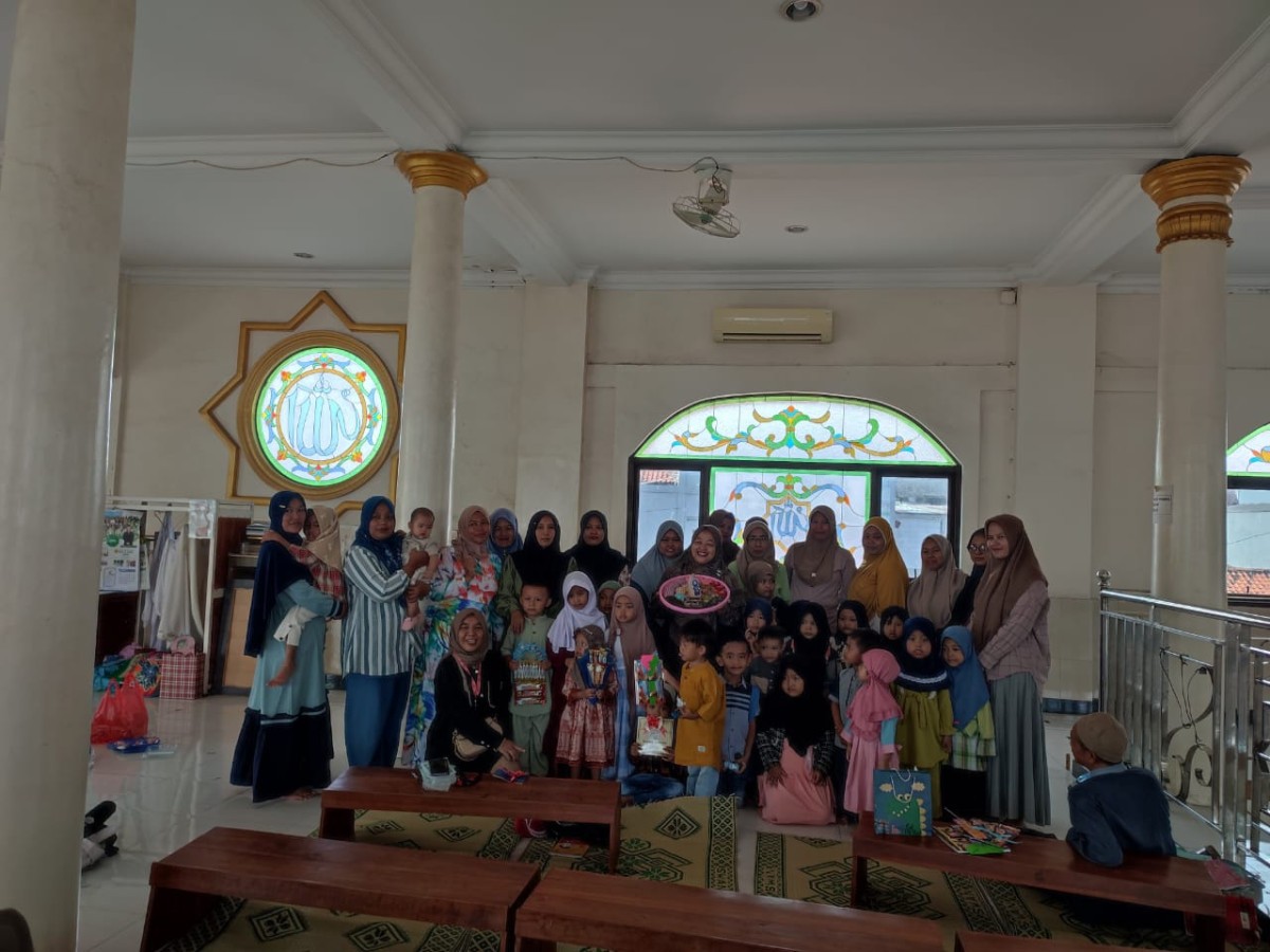 Pembinaan Kelompok Kegiatan Bina Keluarga Balita Sari Mekar