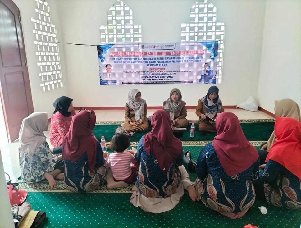 Melaksanakan Pembinaan Pengurus Pokja Kampung KB