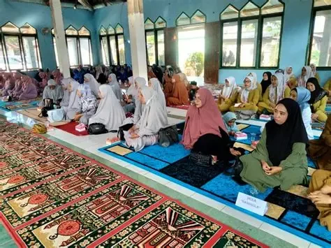 melakukan kegiatan pembinaan BKL