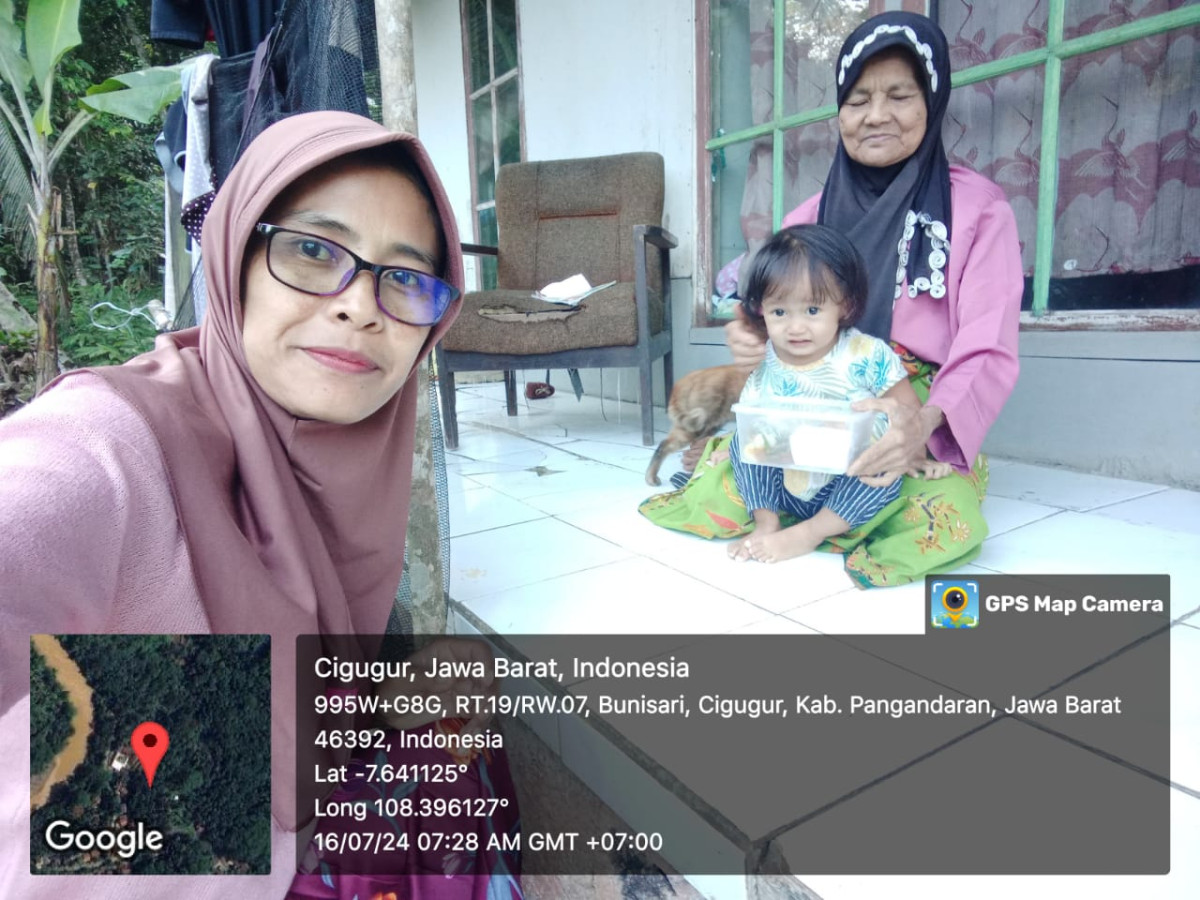 Pemberian PMT Menu DASHAT Kepada Baduta dan Balita Berisiko Stunting